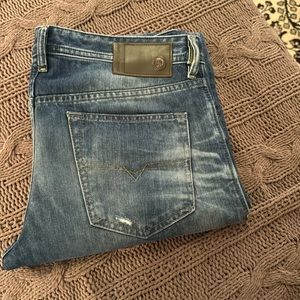 Diesel Buster Regular Slim Tapered Non Stretch Destroyed Jeans